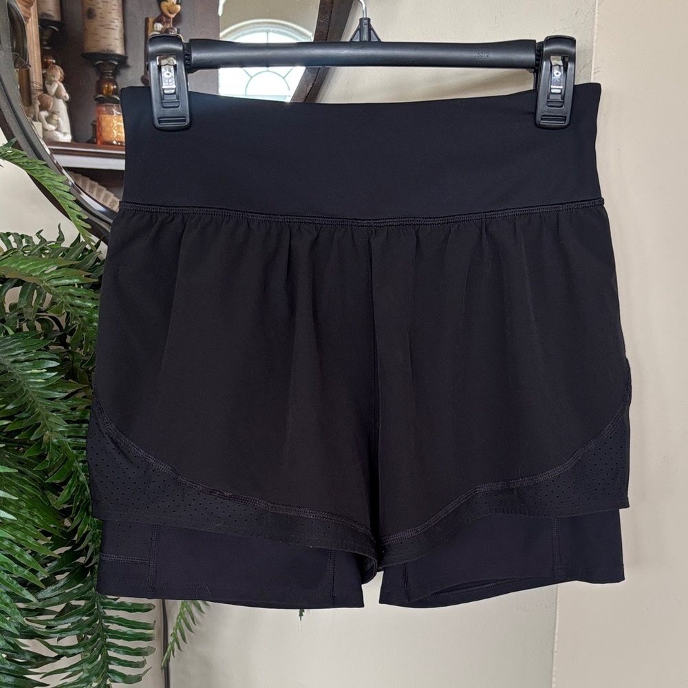 Spanx Get Moving Black Athletic Shorts High Waist Built-In Liner Back Zip Pocket